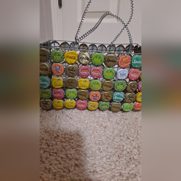 Vintage Folk Art Soda Cap Wire Basket With Wire Handles - Picture 4 of 5